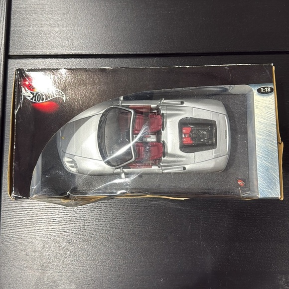 Ferrari 360 Spider Hotwheels Large Scale Model Car - Picture 4 of 8